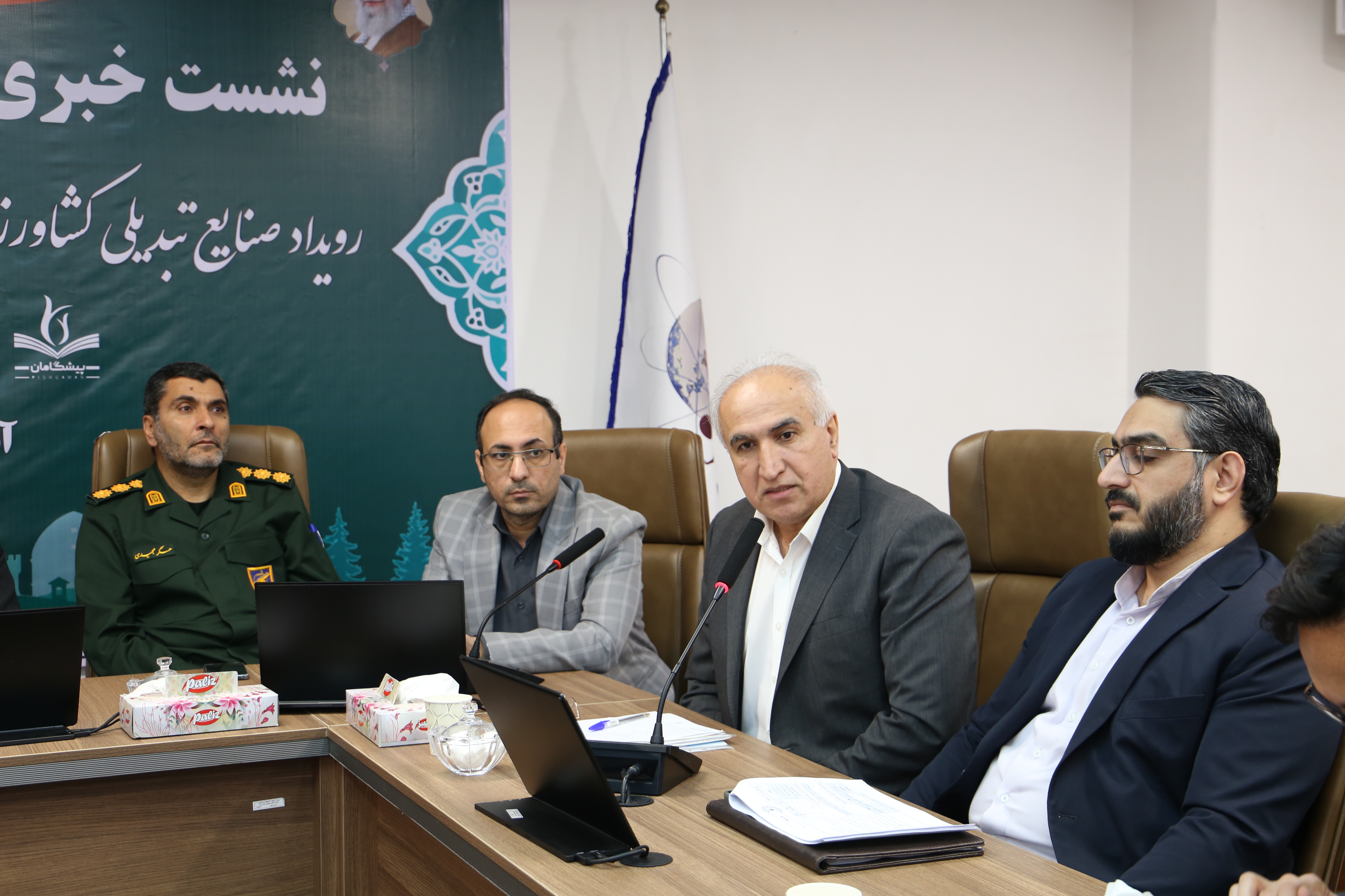  کنفرانس مطبوعاتی رویداد ملی تا ثریا