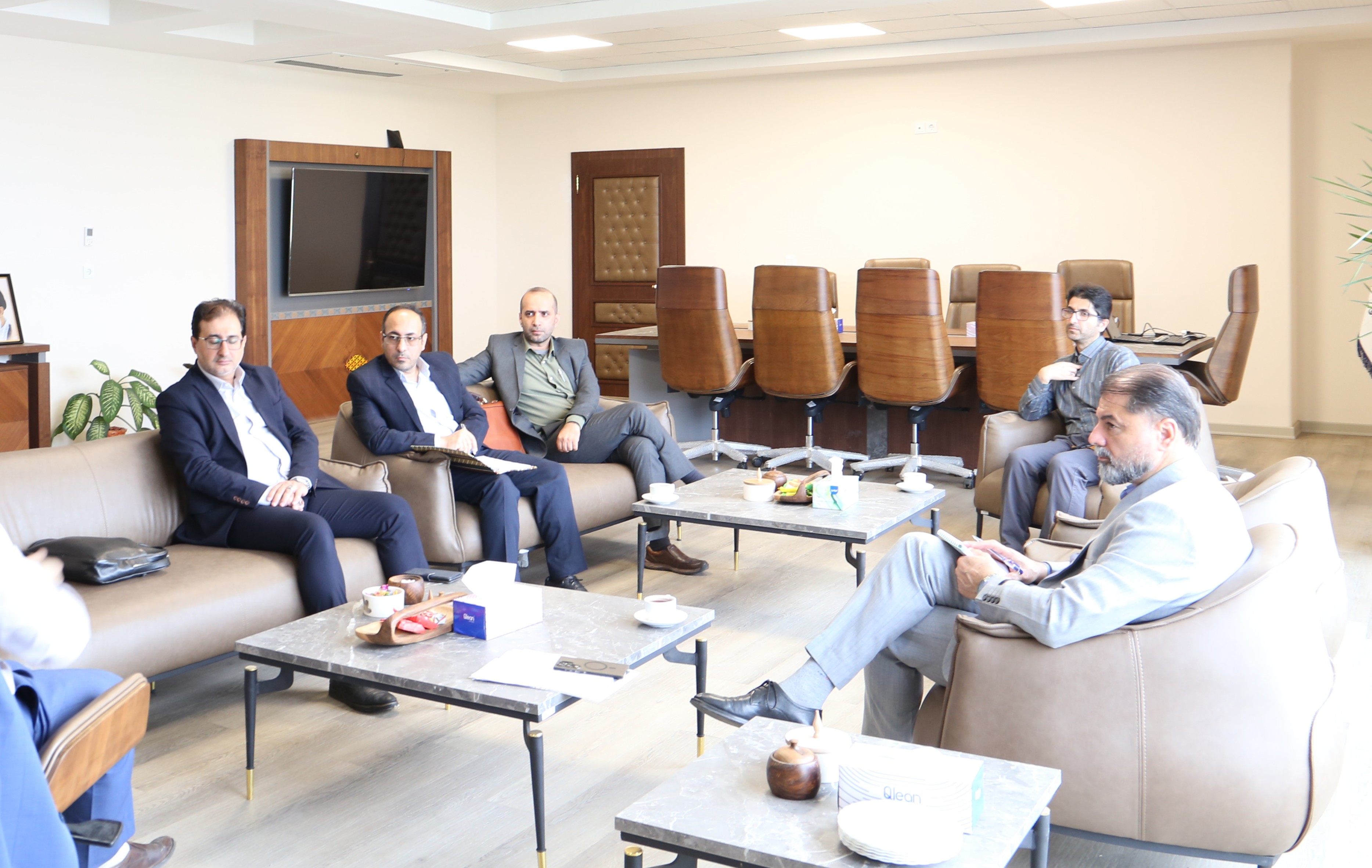 نشست با هلدینگ پیشگامان توسعه فرآیند دانش